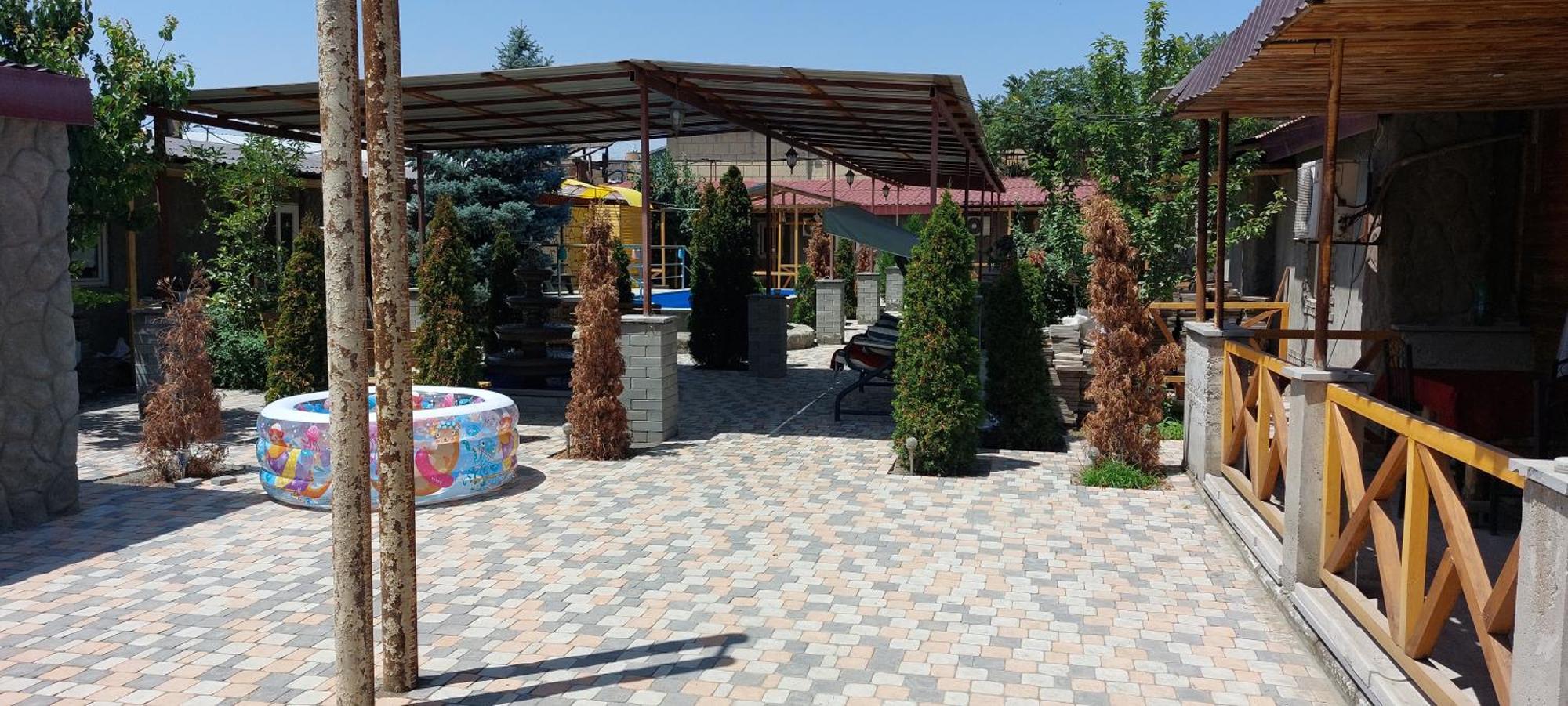 Arba Hotel Erivan Exterior foto